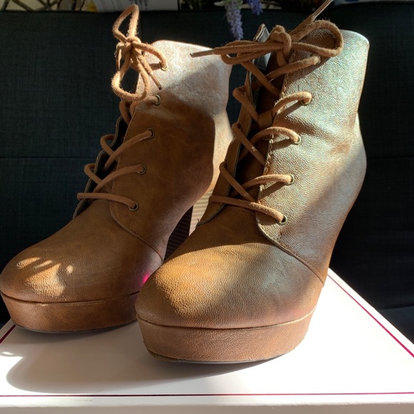 candies lace up boots